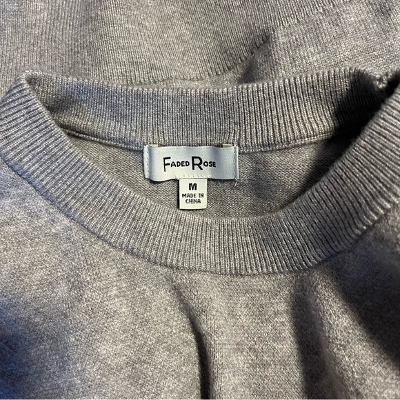 Faded Rose Gray Teddy Bear Sweater Size Medium - Picture 3 of 7